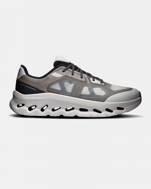 Sneakers ON RUNNING CLOUD...
